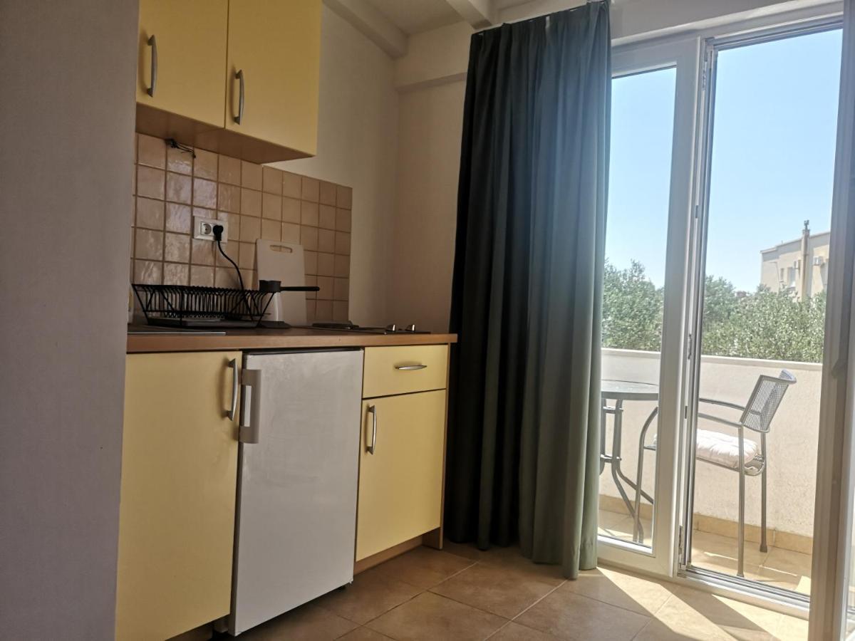 Apartments Tri Palme Baška Voda Exterior foto