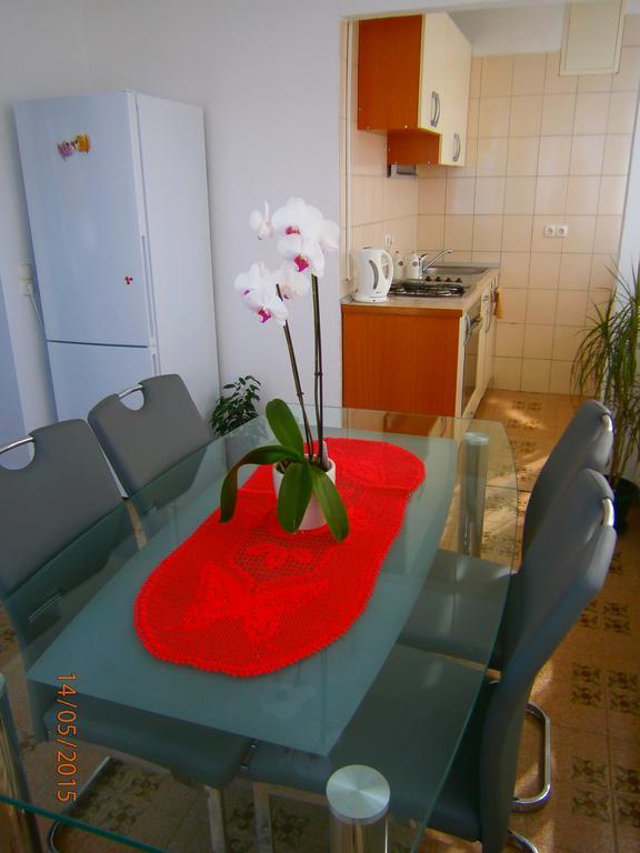 Apartments Tri Palme Baška Voda Zimmer foto