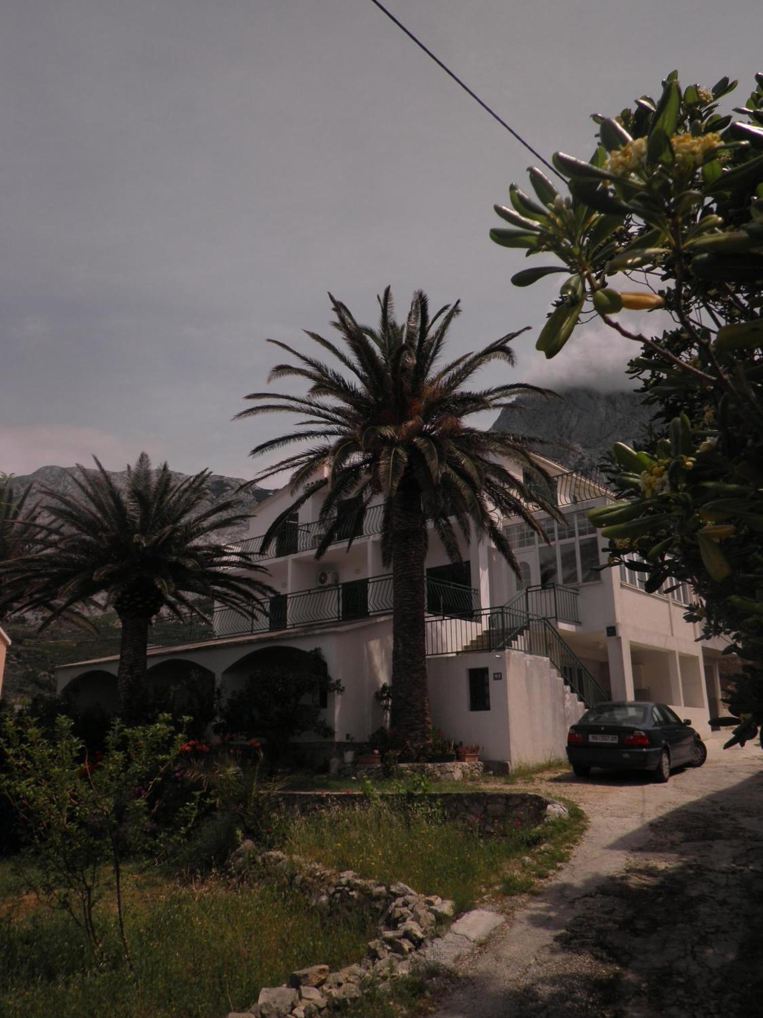 Apartments Tri Palme Baška Voda Exterior foto