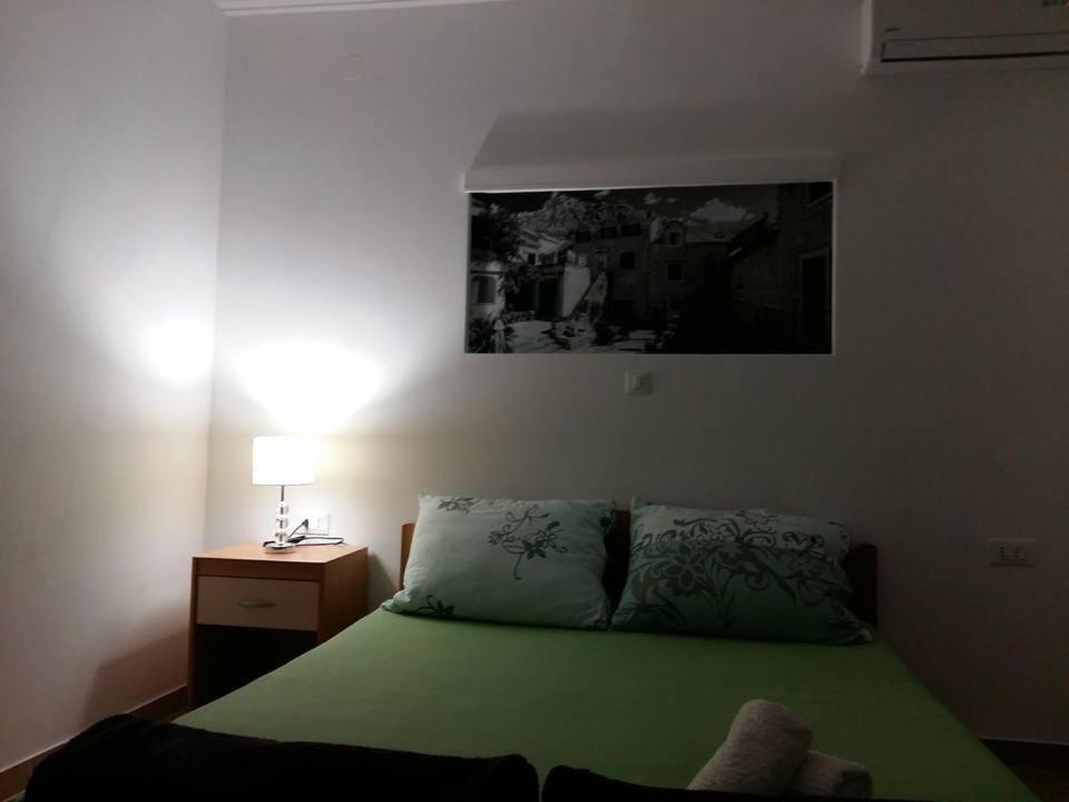 Apartments Tri Palme Baška Voda Exterior foto