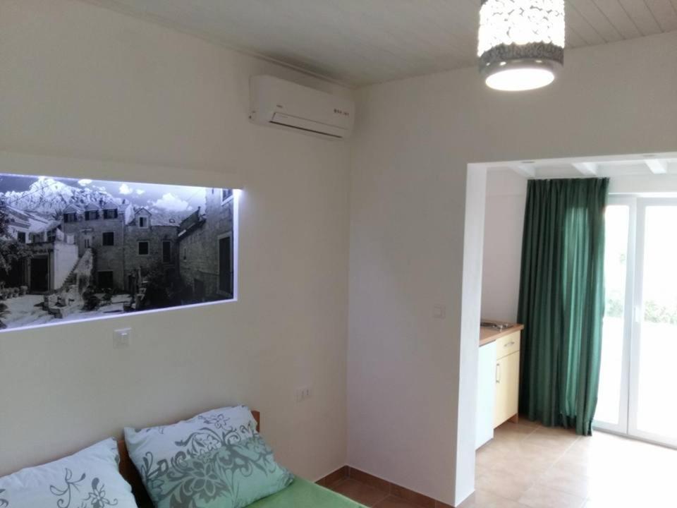 Apartments Tri Palme Baška Voda Exterior foto